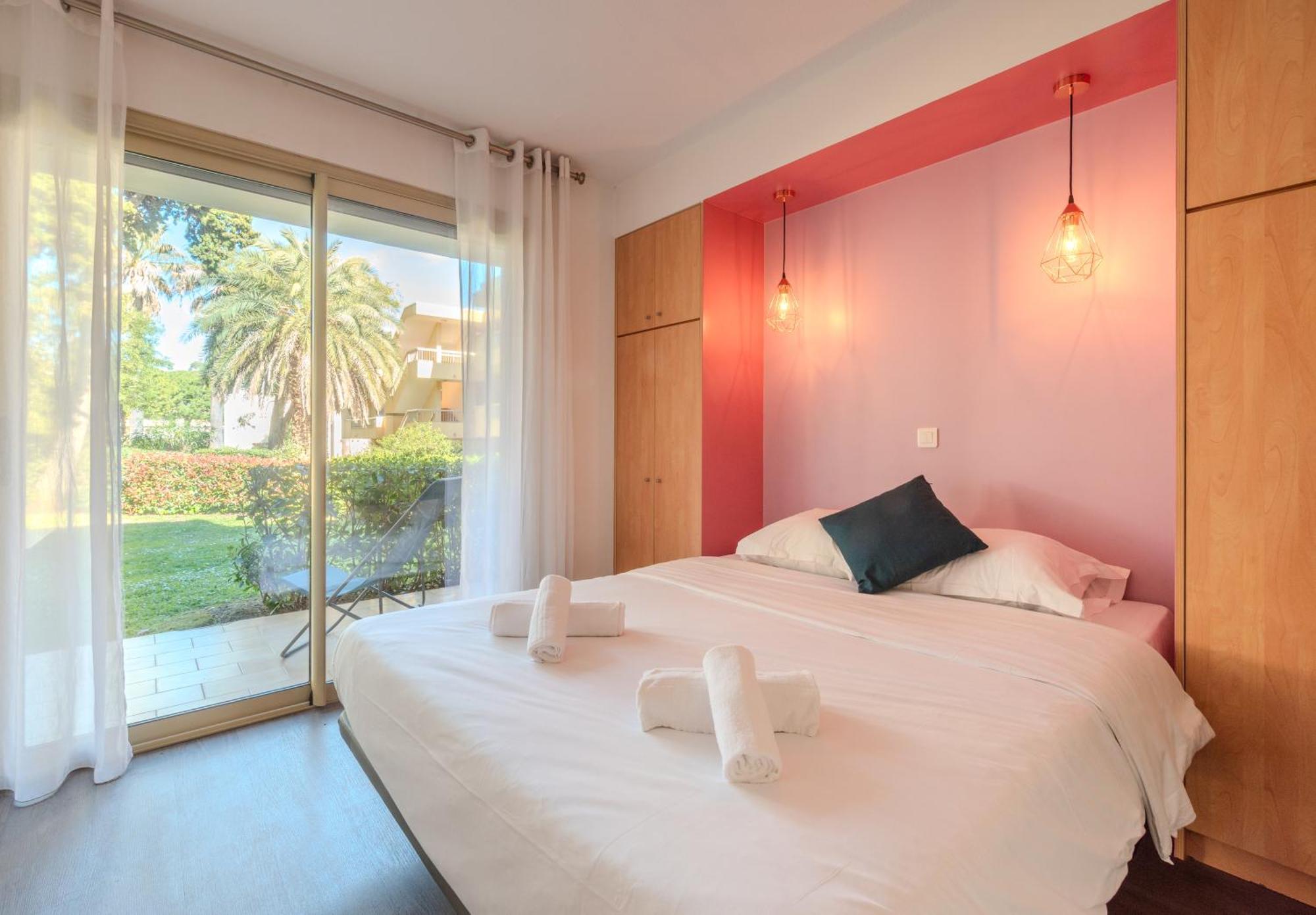 Les 15 Pins & La Mer -Your Green Getaway Near Sea & Beach Антіб Екстер'єр фото