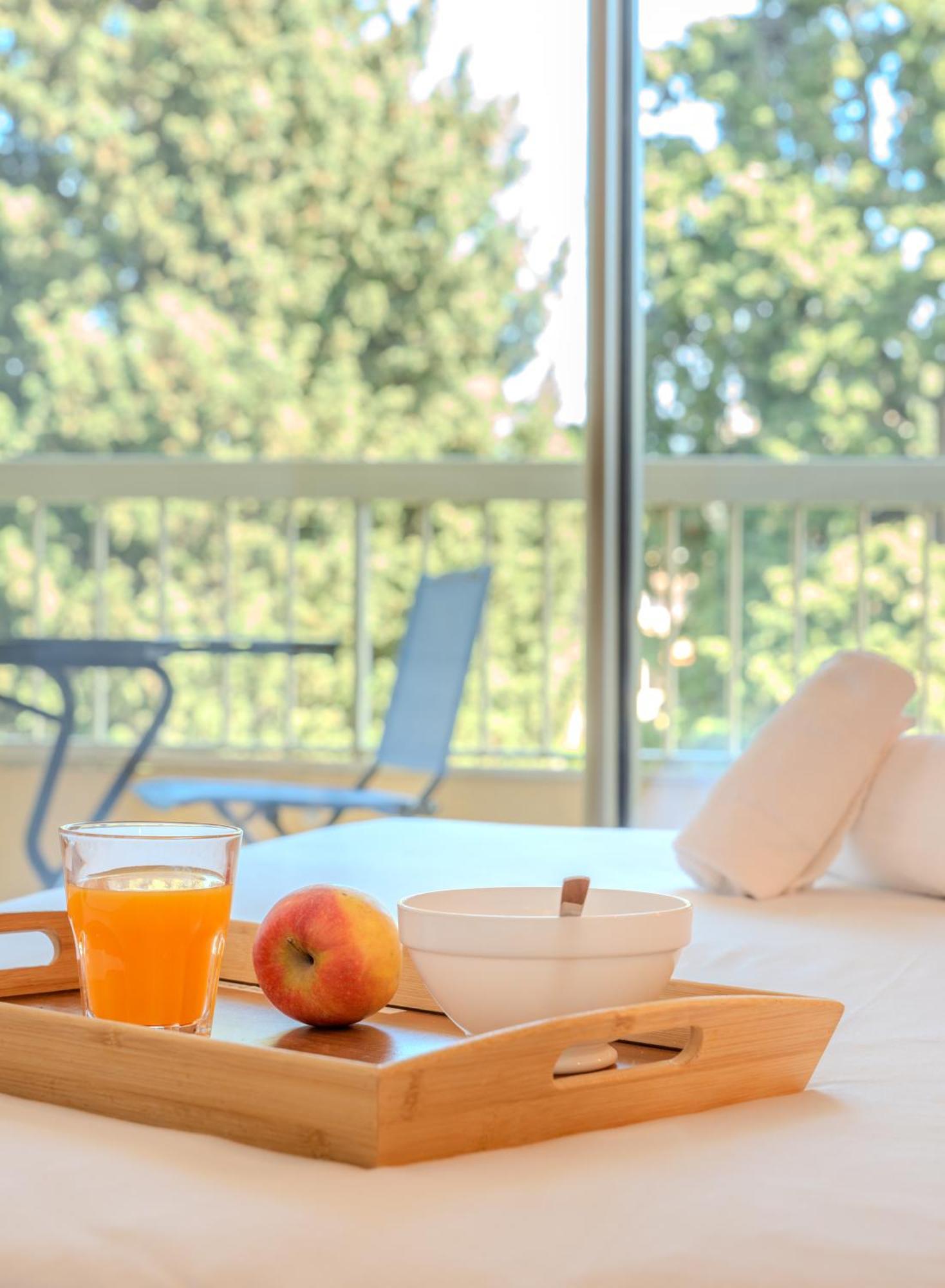 Les 15 Pins & La Mer -Your Green Getaway Near Sea & Beach Антіб Екстер'єр фото